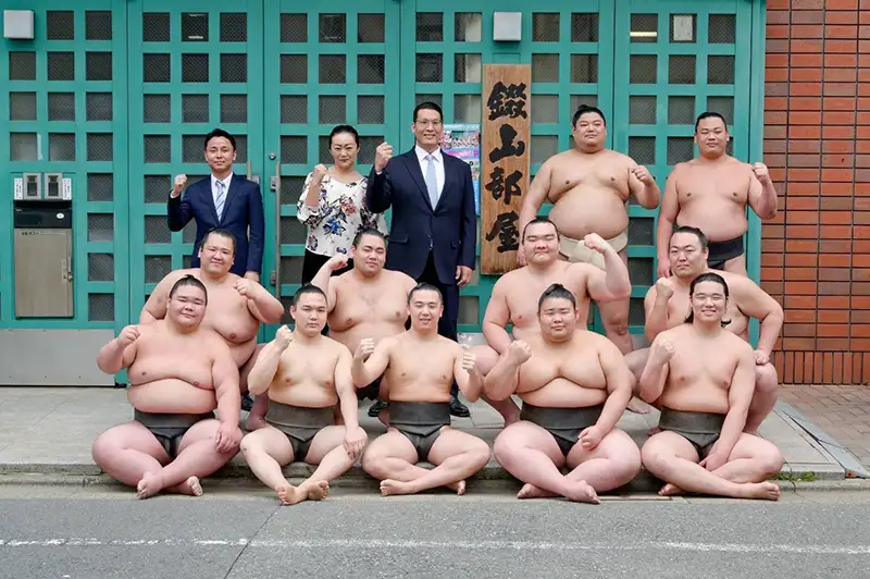 來自日本相撲協會的錣山部屋13位力士,將於6月8日至9日首次造訪屏東,展開一系列文化與觀光交流。(屏東縣政府提供)