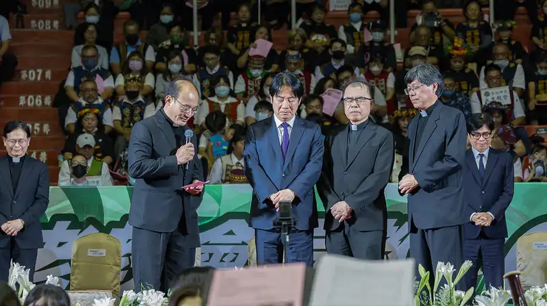 賴清德總統15日上午蒞臨高雄,出席台灣基督長老教會宣教160週年紀念感恩禮拜。(總統府提供)