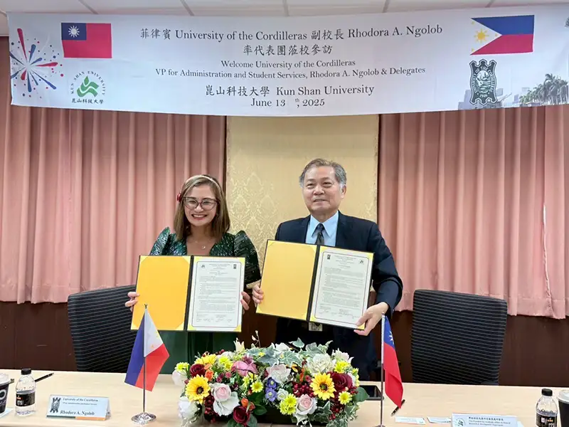 崑大學術副校長侯順雄(右)、科迪勒拉大學副校長Rhodora A. Ngolob博士(左)代表雙方簽約。(圖/崑山科技大學 提供)
