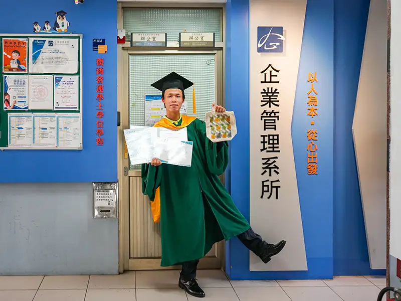 克服逆境勇闖學海　吳翰彰榮獲議長獎、智育獎