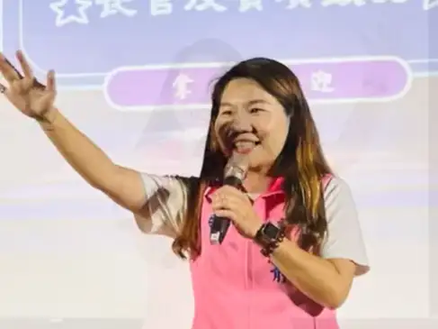 市議員李雅靜認為,現在電動車越來越普及,但電池安全問題也越來越多,政府不能裝沒看到。既然要推動綠能,就要對市民的安全負責。(記者吳文欽攝)