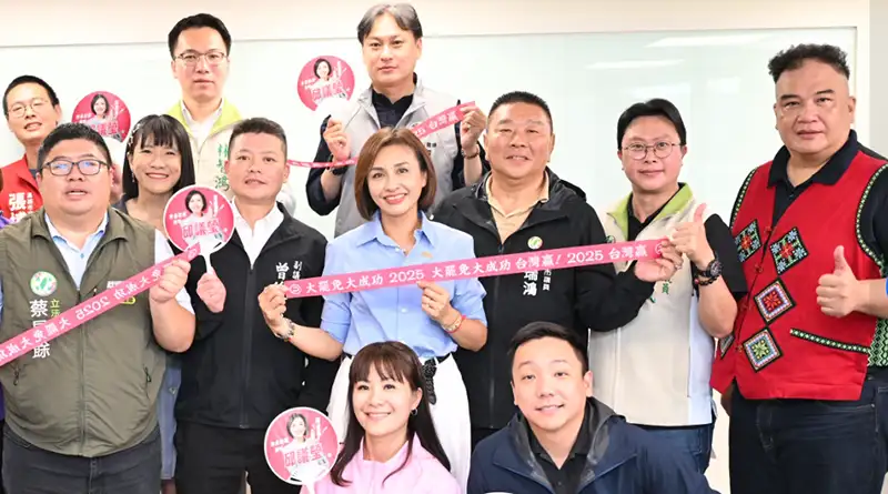 立委邱議瑩成立競選辦公室，她強調，改變已經在發生，她要讓高雄變成六星城市。（記者吳文欽攝）