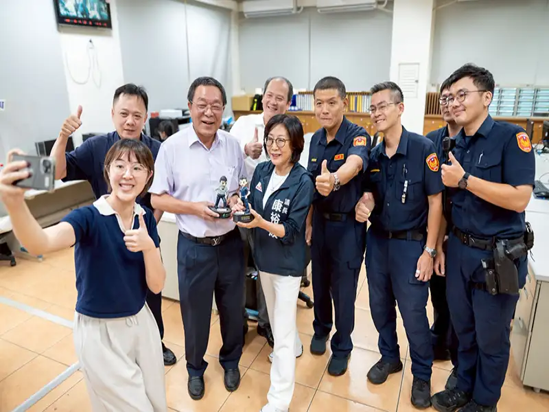 康裕成議長慰勞茄萣員警　肯定基層打擊犯罪成效