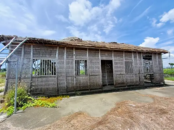 位在新吉庄十二佃路旁李家空地上的竹籠茨(目前修復中)。(圖/張耘書拍攝提供)