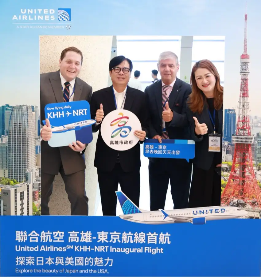 美國聯合航空「高雄-東京」航線正式啟航,高雄市長陳其邁與聯合航空海外銷售董事總經理Marcel Fuchs、美國在台協會高雄分處處長張子霖、觀光局長高閔琳等貴賓共同出席,見證高雄航空史的重要里程碑。(記者吳文生攝)