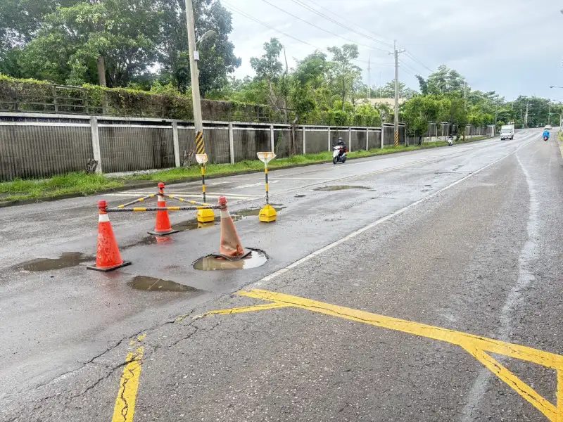 北林路路面坑洞頻現　影響暑期學生與居民通行安全