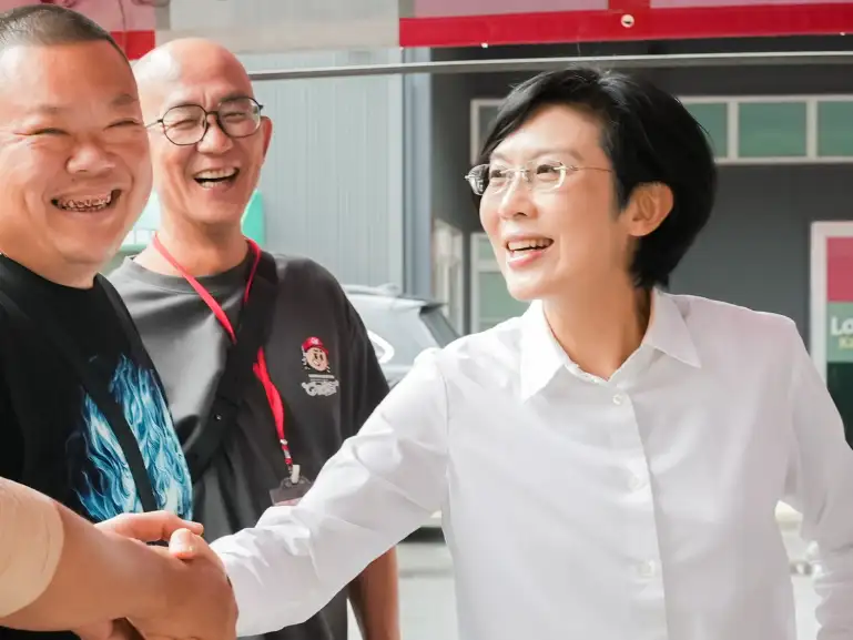 丹娜絲颱風重創中南部,造成嚴重災損,立委林岱樺呼籲經濟部加速建立再生能源場域監管機制。(記者吳文生攝)