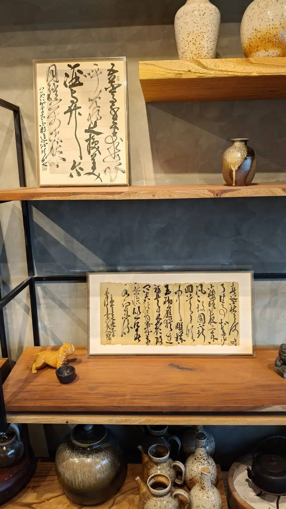 「六橋十六品書法展」,以現代型式之框裱小行草作品呈現。(陳明德提供)