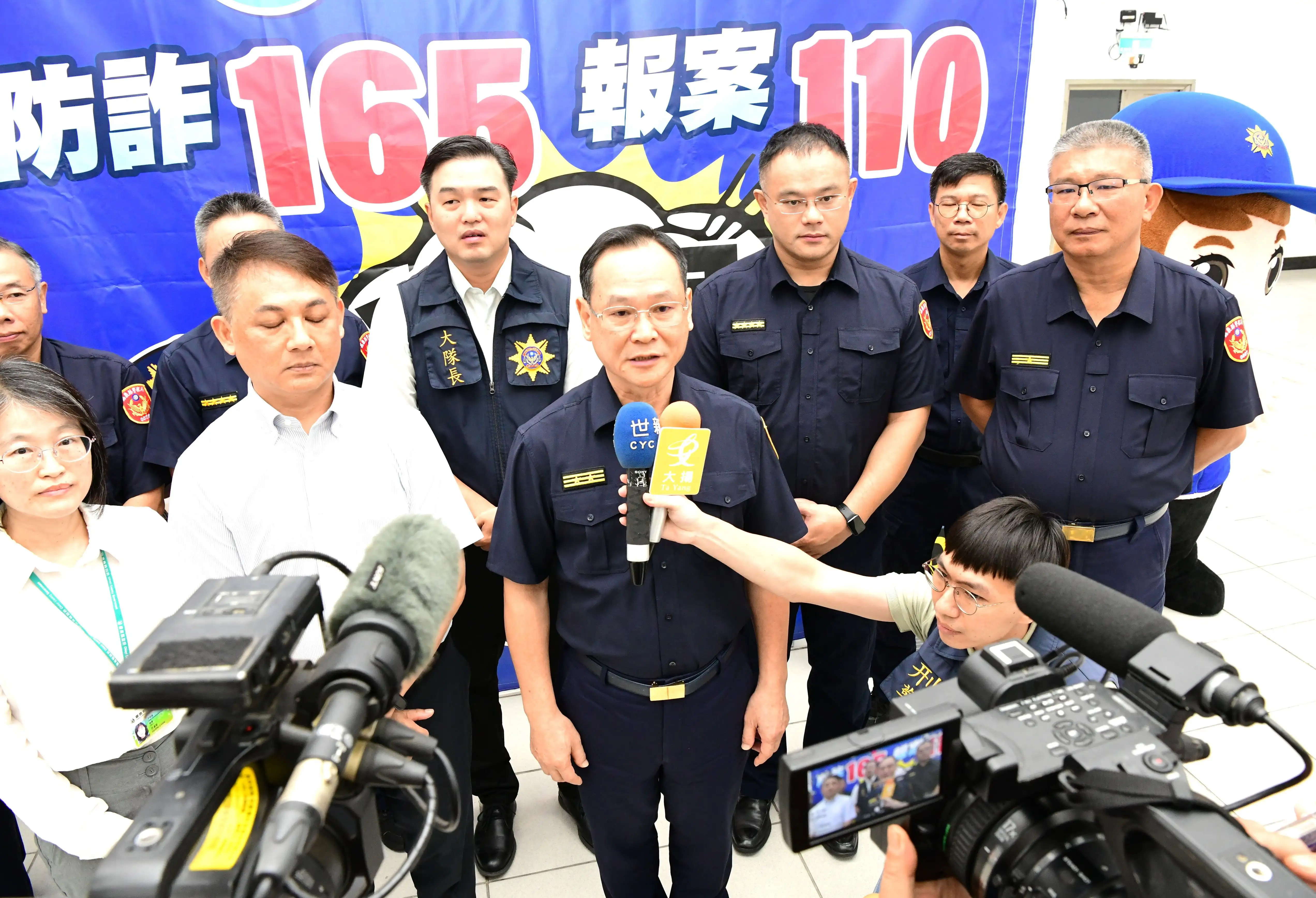 警察局李權哲局長呼籲民眾對陌生網友投資建議務必提高警覺，避免落入情感包裝的陷阱。(圖/嘉義縣警察局 提供)