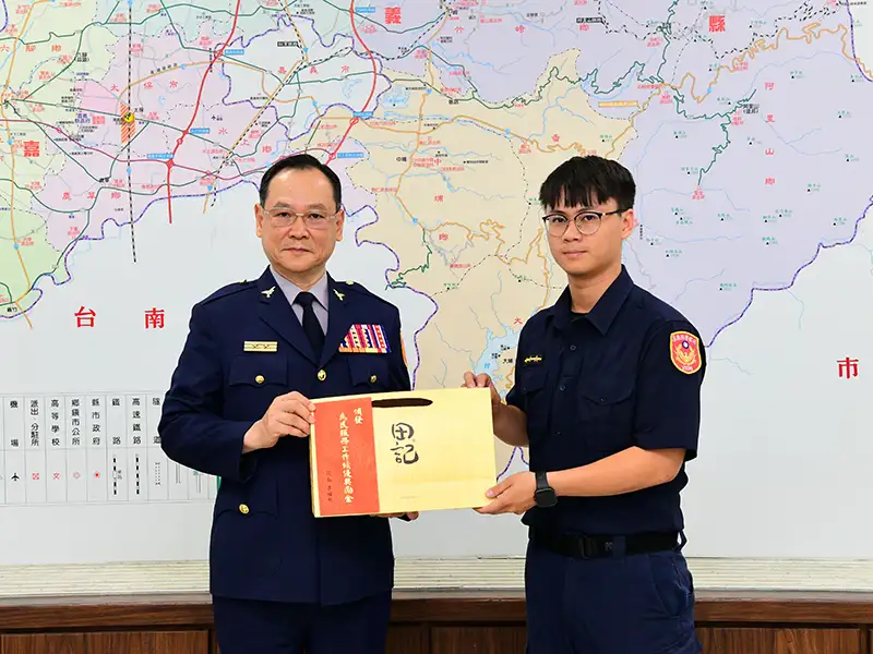水上分局太保聯合所警員陳樺(謝孟憲代領)。(圖/嘉義縣警察局 提供)