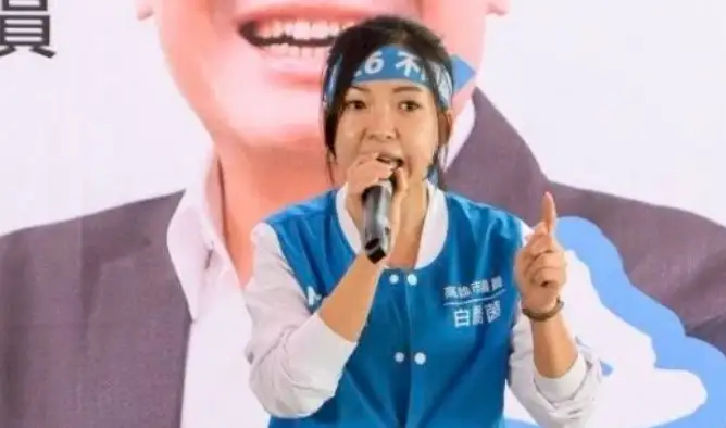 市議員白喬茵表示，隨著在野陣營取得國會多數，民進黨政府已無法再依靠絕對多數強推政策，也因此引發『大罷免』聲浪。（記者吳文生攝）