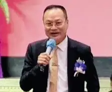 中藥商業同業公會全國聯合會理事長謝慶堂表示,支持邱泰源部長與衛福部近期發布的解釋令,明確界定中藥販賣業務新增人員可從事的工作範圍。(記者吳文生攝)