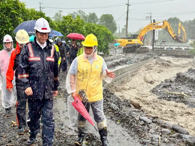 陳其邁勘災六龜籲中央援助　促將0728豪雨災損納入特別條例