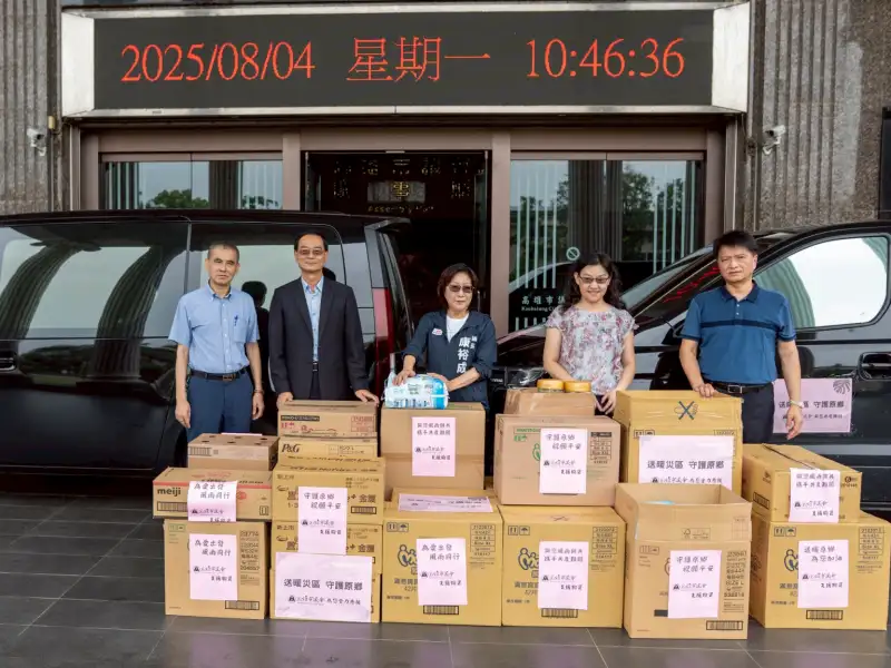 康裕成馳援高雄災區　親送物資進山暖助孤立部落