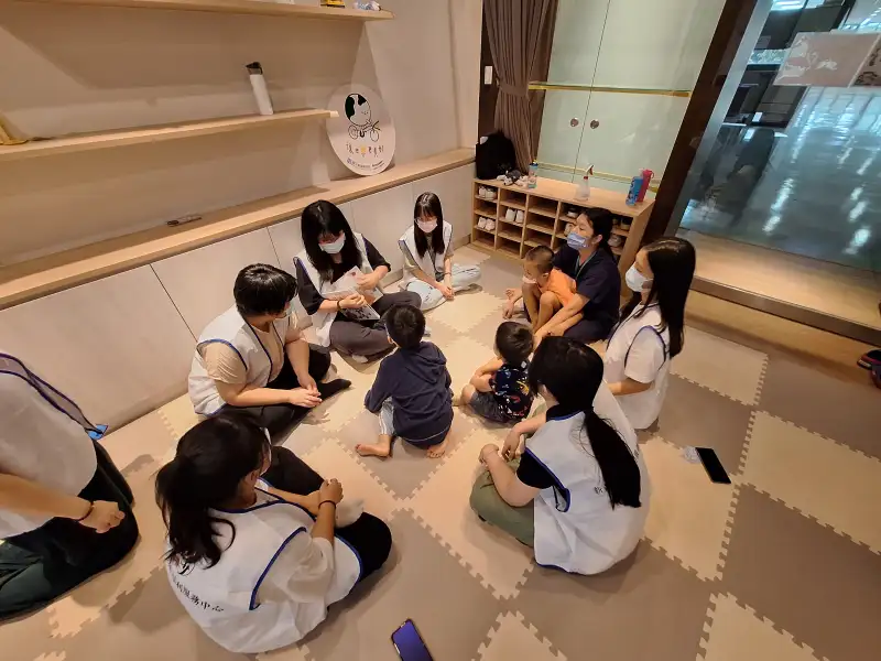 走進繪本世界 輔大醫院攜手新莊少年福利服務中心 打造「閱讀+療育」支持 網絡