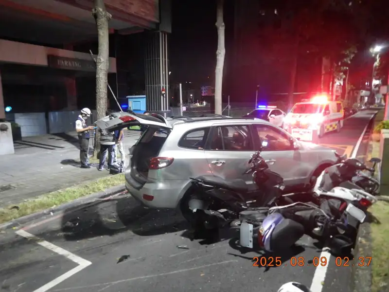 毒駕失控逆向連撞13車  高雄警依法送辦