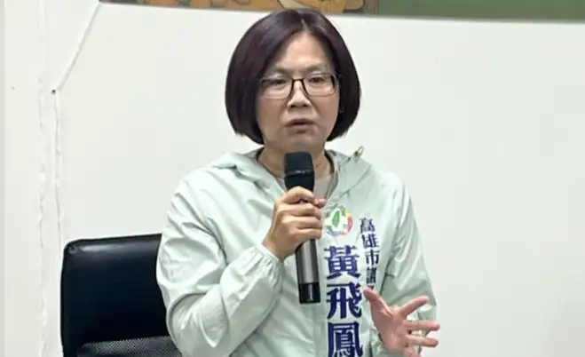 市議員黃飛鳳指出，曹公新圳幹線長期飄散惡臭，她通報市府環保局後啟動「夜鶯稽查專案」，查獲5件違反水污法案件。（記者吳文生攝）