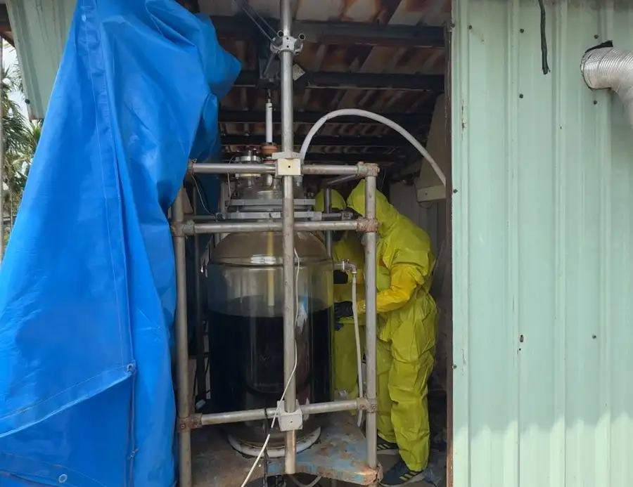 屏東鄉間農舍藏製毒工廠。(圖/刑事警察局電信偵查大隊 提供)
