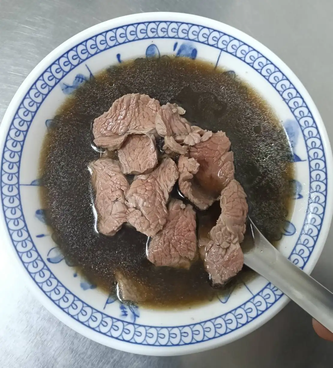 蓮霧腳羊肉湯選用當日直送的溫體羊肉。(圖/蓮霧腳羊肉湯 提供)