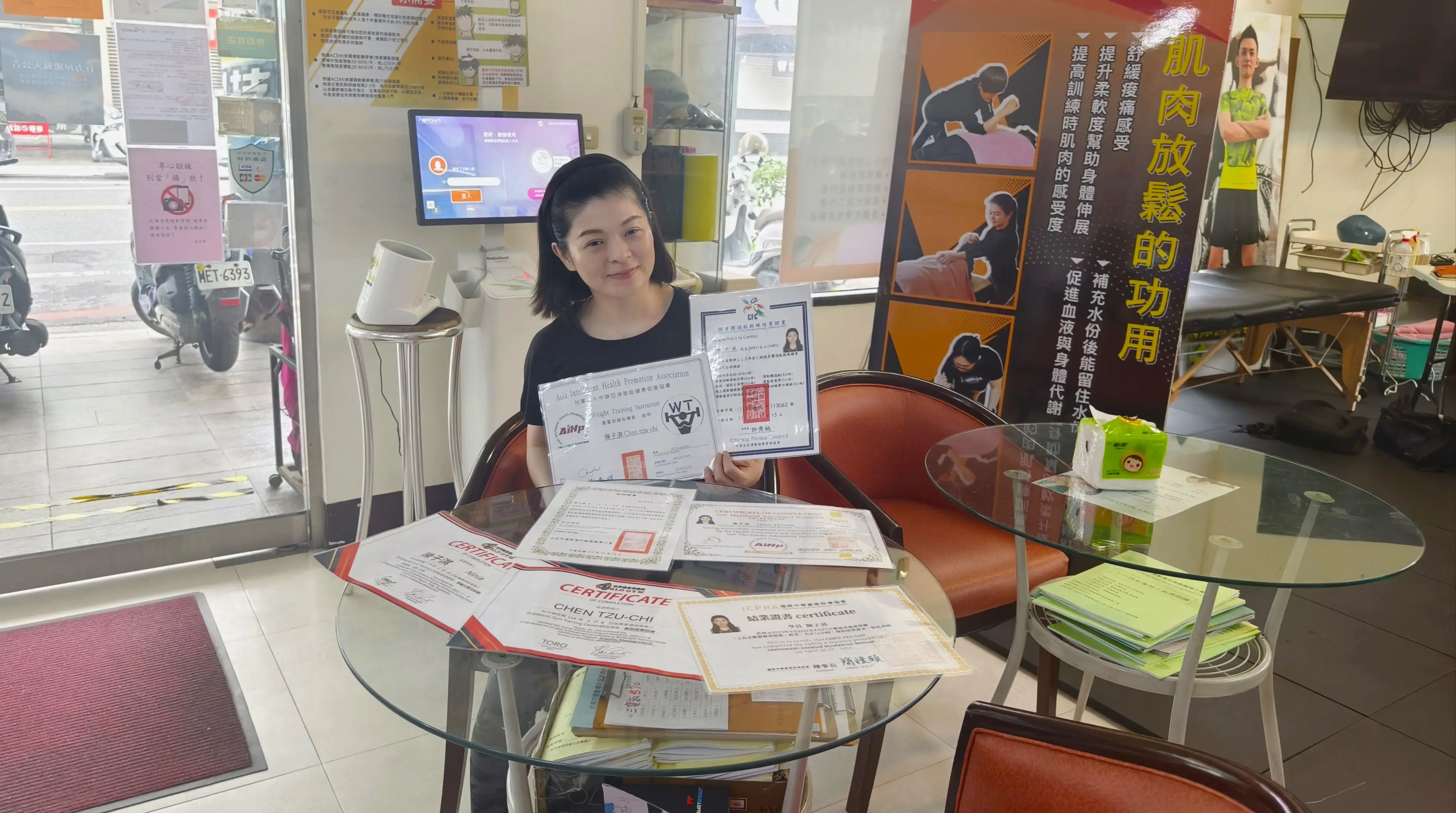 沒運動習慣的子淇，透過勞動部產投課程的訓練，考取多張運動健身相關證照。(圖/ 勞發署雲嘉南分署 提供)