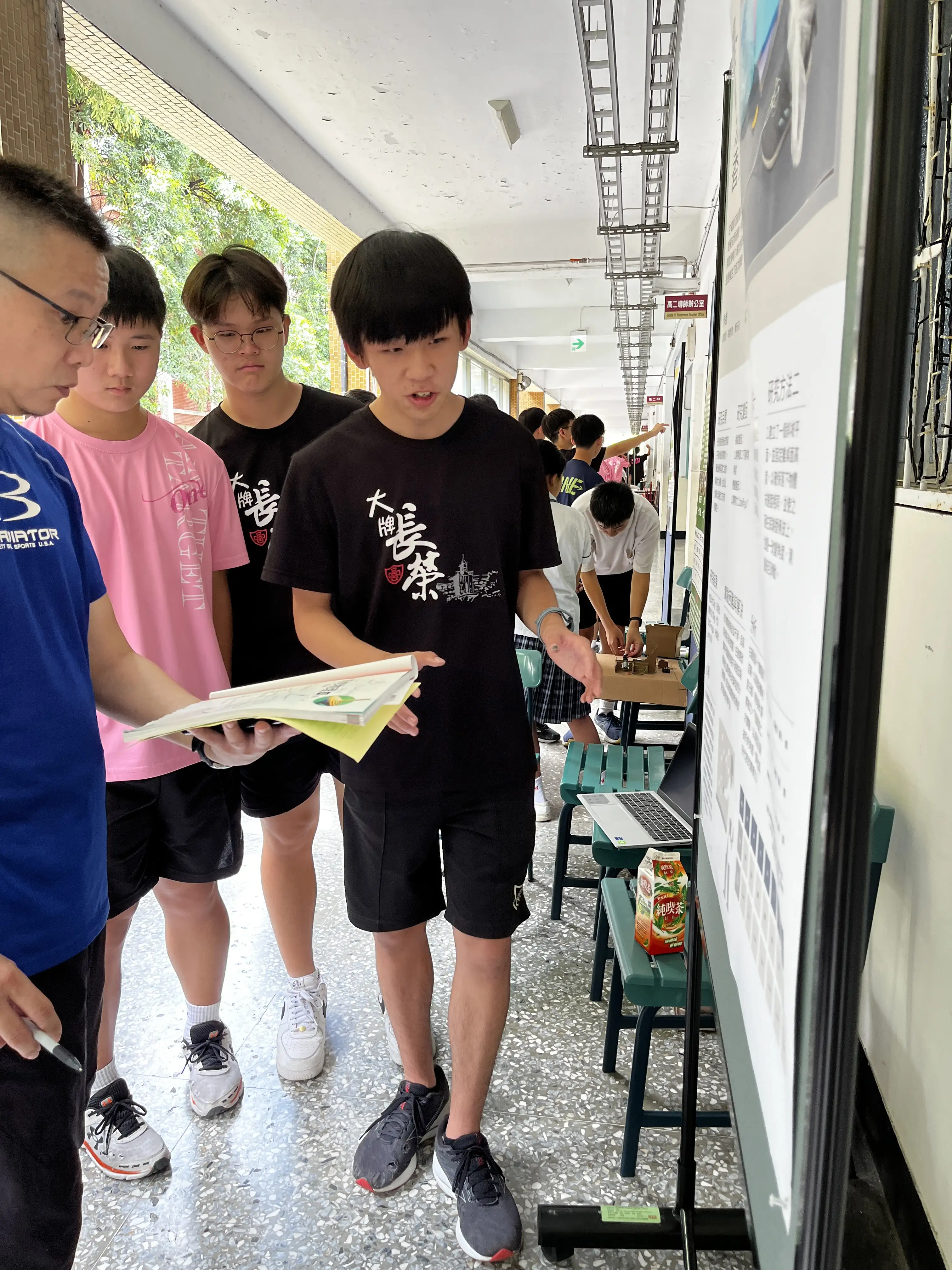 114學年度大學分科測驗中脫穎而出，順利錄取中山醫學大學醫學系。(圖/長榮中學 提供)。