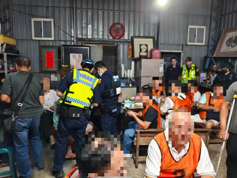 臺南警破獲「妞妞紙牌」職業賭場逮22人