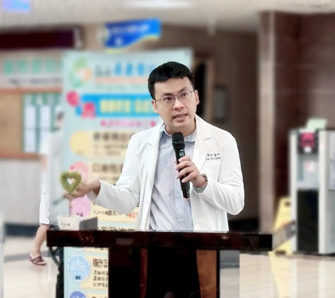 屏東醫院泌尿科張哲維醫師表示，尿路結石初期症狀不明顯，常被稱為「沉默的殺手」！(屏東醫院提供)