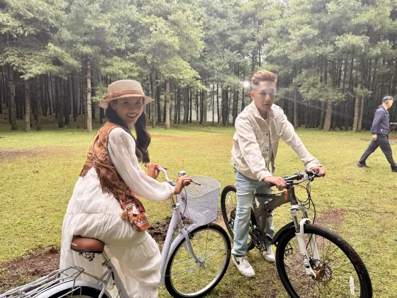 《山海心語 花香兩岸》昆明石林殺青　兩岸首部花卉文旅短劇在花海中綻放