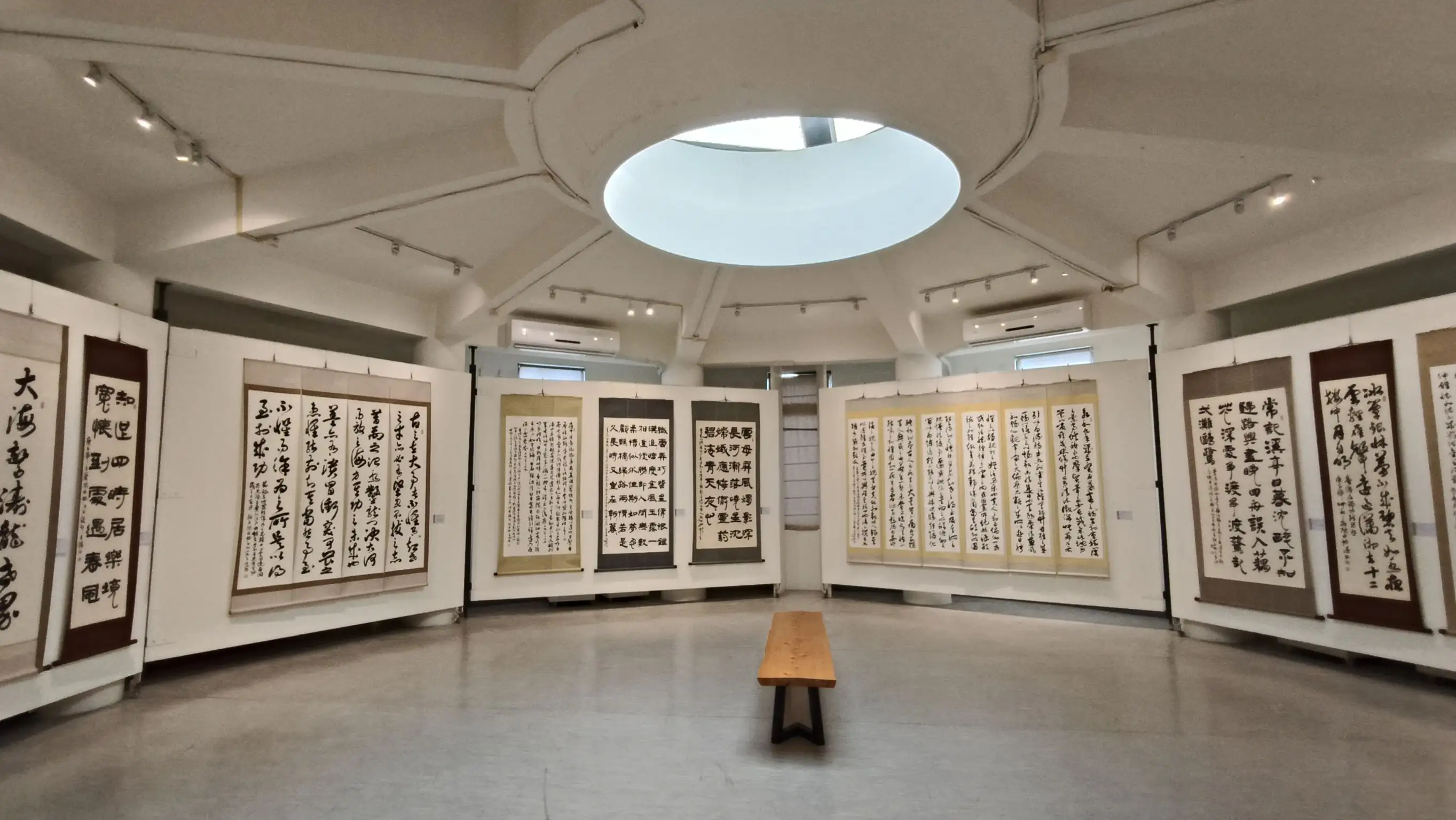 「錦心墨痕」—阮威旭書法展即日起在明宗書法藝術館登場。(記者蔣宜安攝)