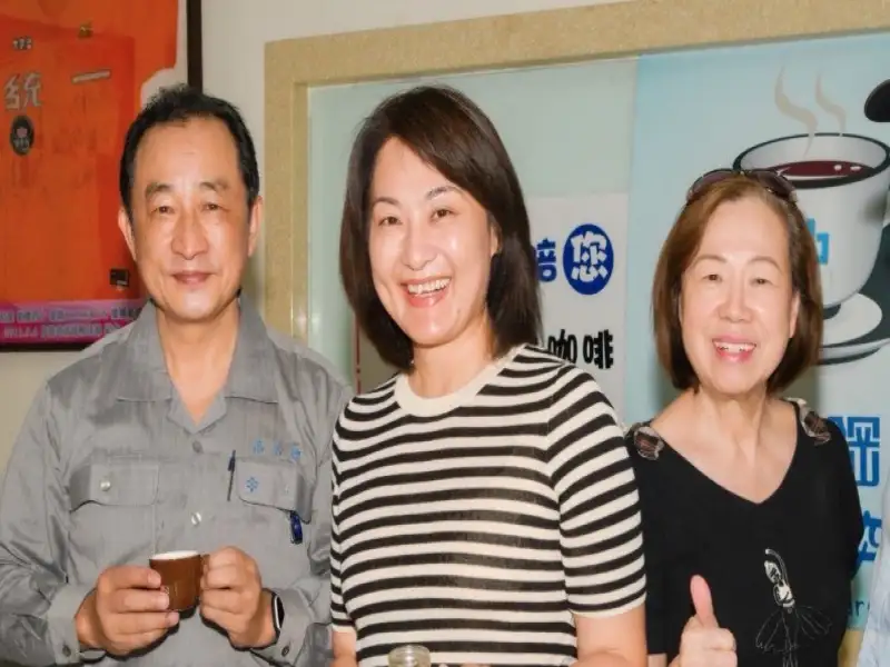 高雄前鎮觀光門面凌亂 陳麗娜批電線桿纜線與智慧城市不符