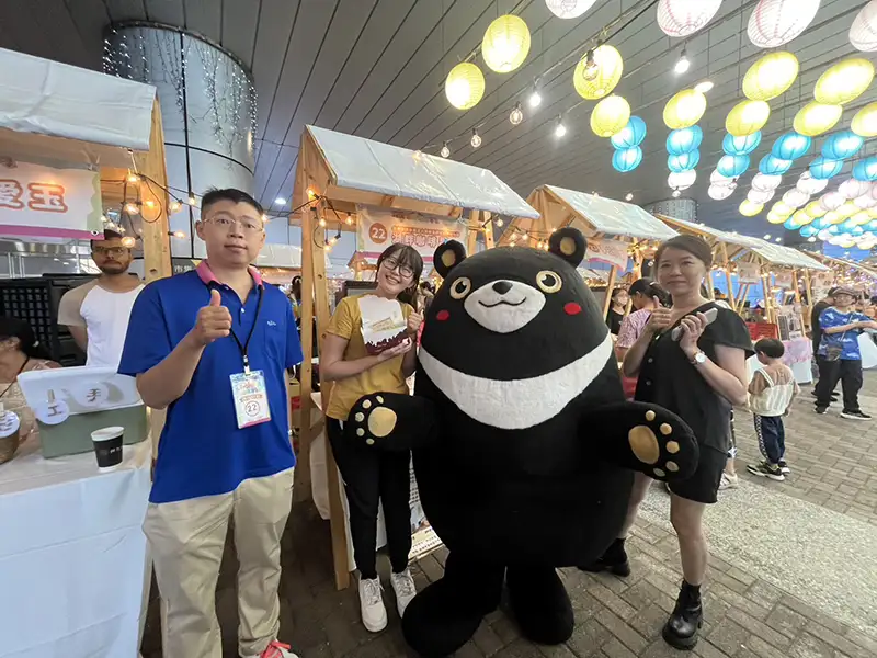 市集匯集40家美食及文創攤位,包括博愛職訓中心與身心障礙創業者的作品,展現多元創意與手作精神。(記者吳文生攝)