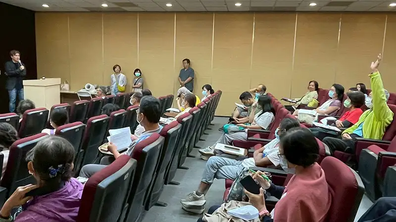 由台南市家庭教育中心和中華醫事科技大學攜手舉辦的「身心樂活齊步走」系列講座內容多元豐富,不必報名、免費,開放大家自由入場參加。(圖/臺南市家庭教育中心 提供)