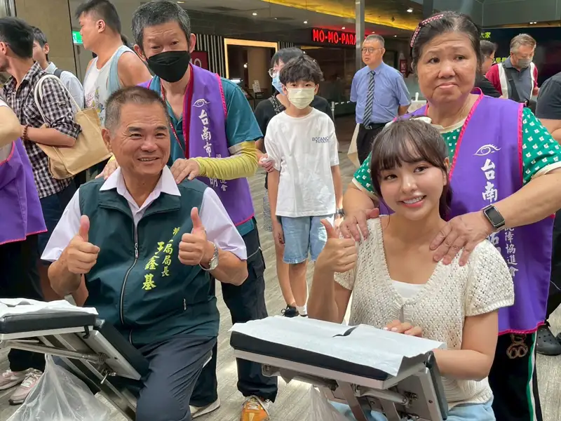 手護臺南 Hand有愛  徐凱希挺視障按摩師就業