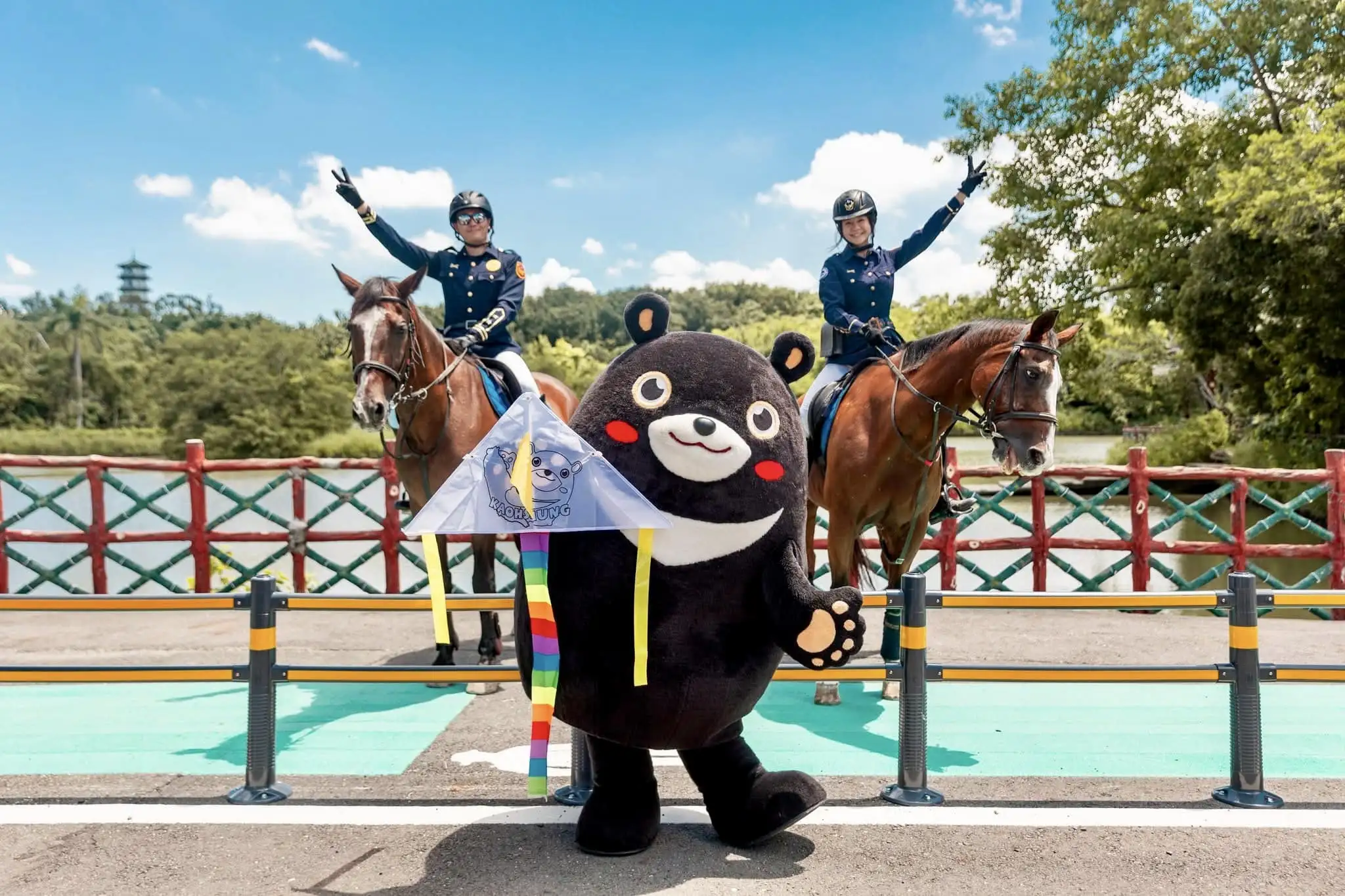 高市觀光局將於9月13日舉辦『澄清湖野餐日』，現場規劃親子遊具、美食餐車與精彩表演，並與台鋼雄鷹合作推出集點贈票活動，邀請市民共享湖畔悠閒時光。（觀光局提供）