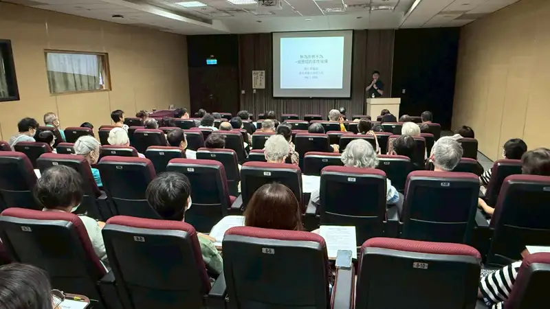 台南市家庭教育中心和中華醫事科技大學攜手舉辦的「身心樂活齊步走」系列講座,不必報名、免費開自由入場參加。(圖/中華醫大提供)