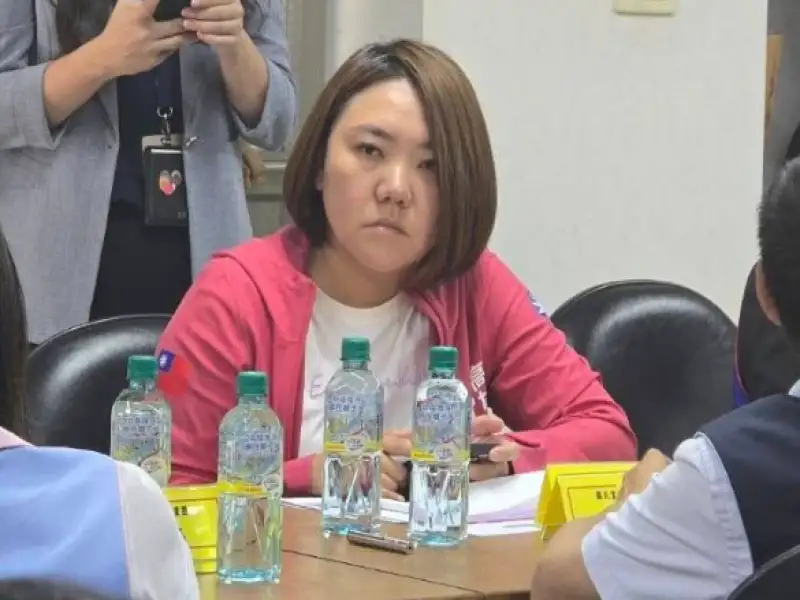 邱于軒批高雄老舊機組全開 市民承擔空污與安全風險
