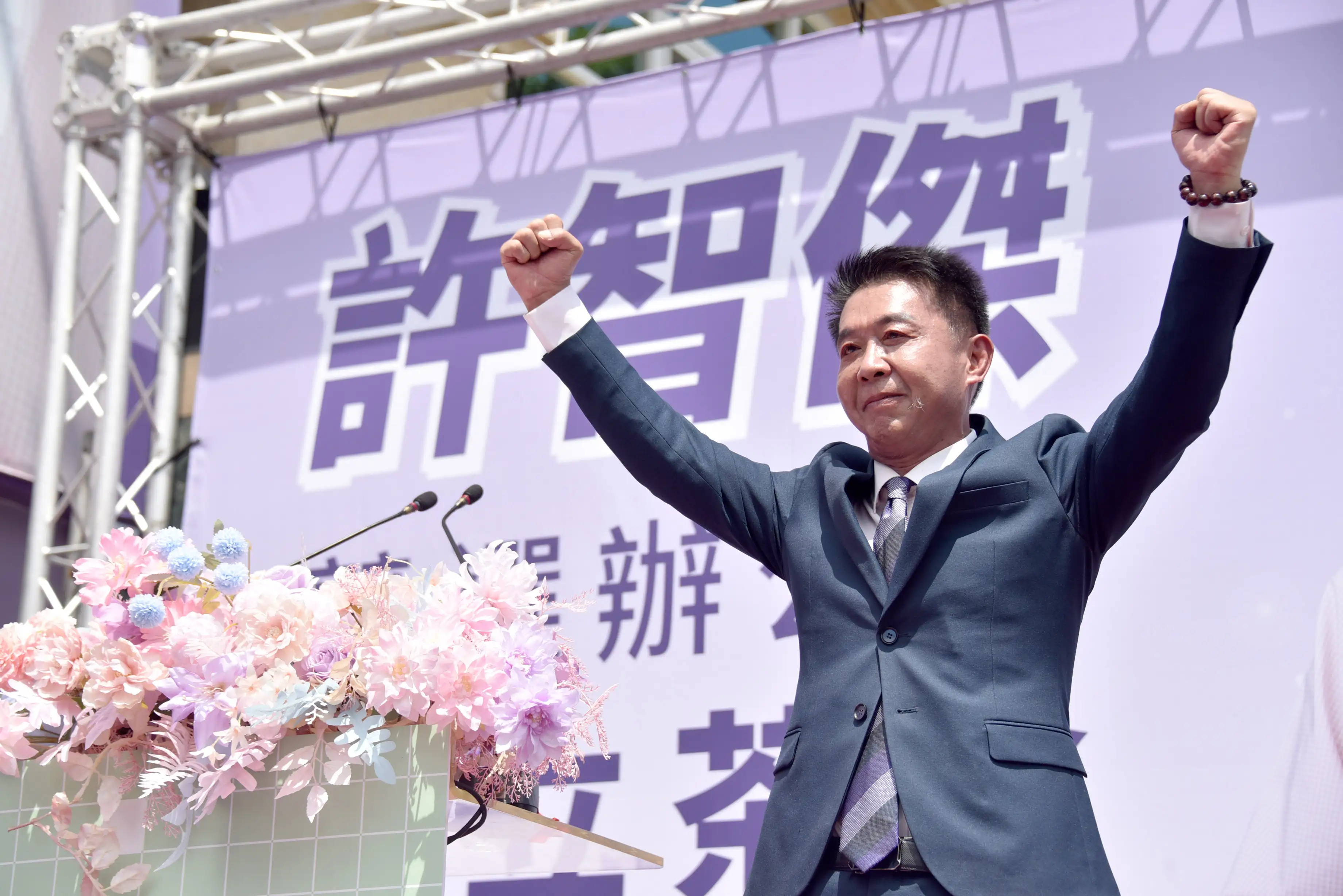 立委許智傑競選辦公室20日熱鬧開幕,現場湧入超過二千名支持者,展現高人氣。(記者吳文生攝)