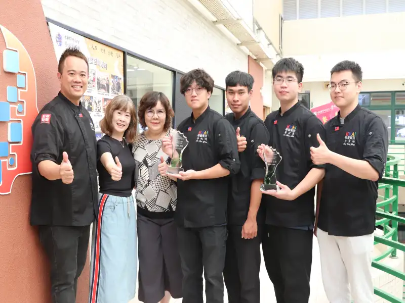 中華醫大餐旅系李帆畇、洪鈺閎勇奪銀養創新料理競賽總冠軍　達成二連霸