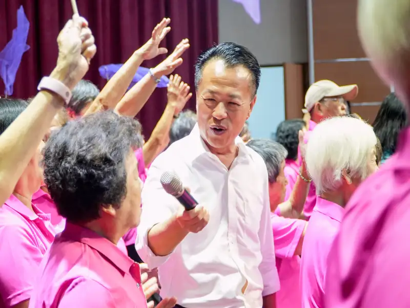 嘉義縣失智據點歌謠賽熱鬧登場　300長者唱響回憶共創活力