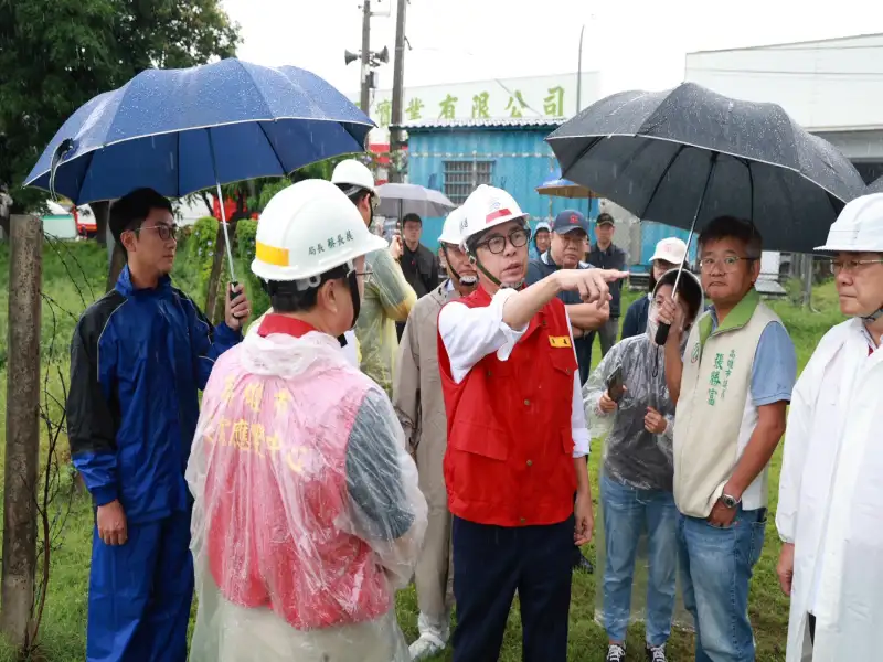 樺加沙颱風來襲 陳其邁巡視高雄排水設施確保安全