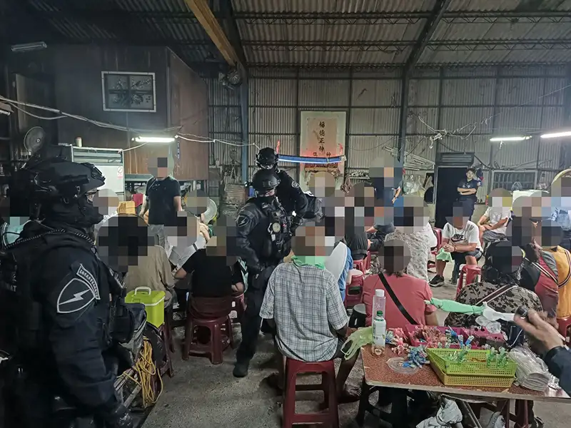 偏僻工寮成賭場　高雄警方查扣20萬賭資、逮捕38人