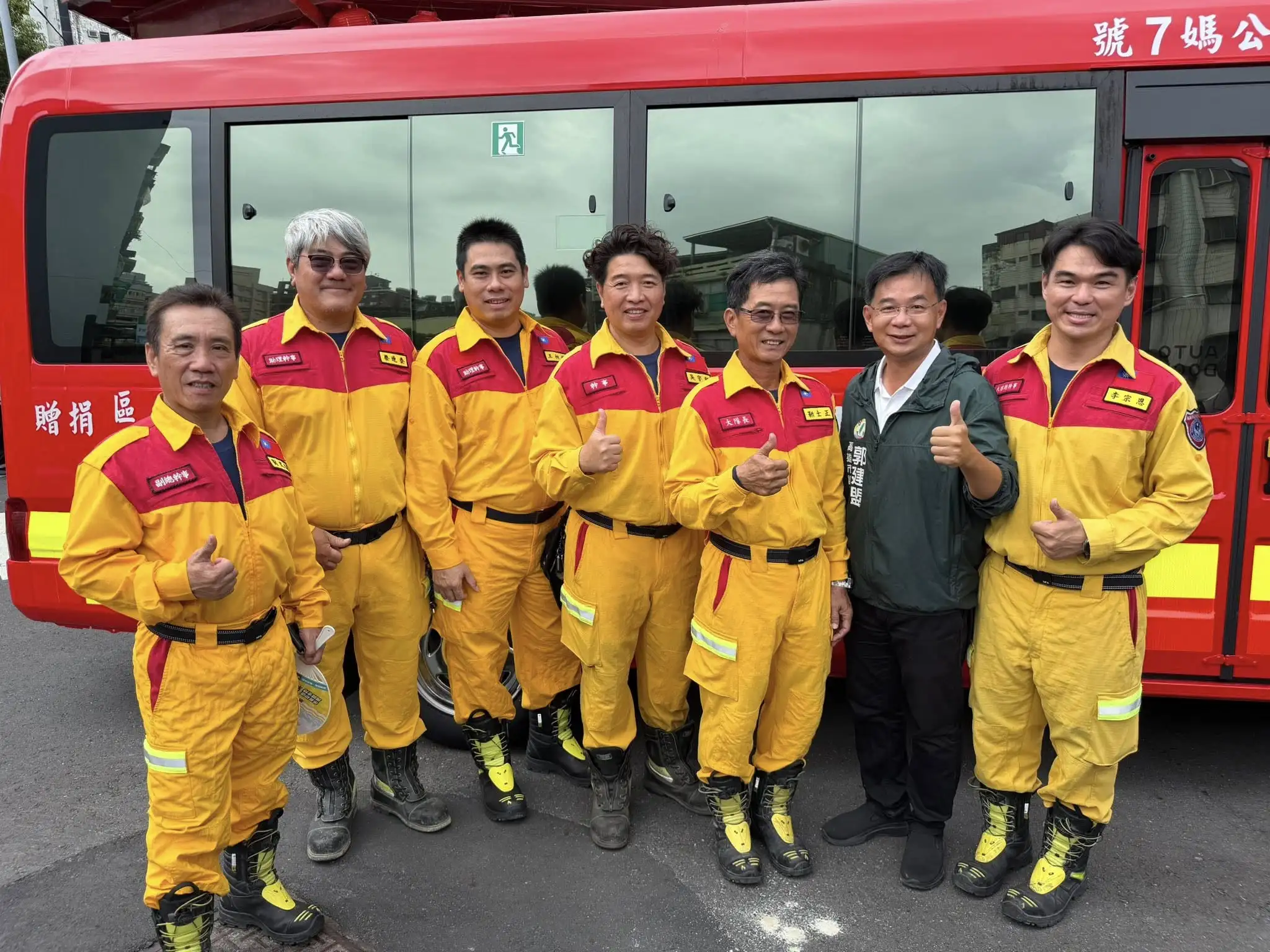 市議員郭建盟出席高雄聖公媽廟捐贈車輛儀式,他表示,這是一場充滿愛心與善意的雙車捐贈活動。(記者吳文生攝)
