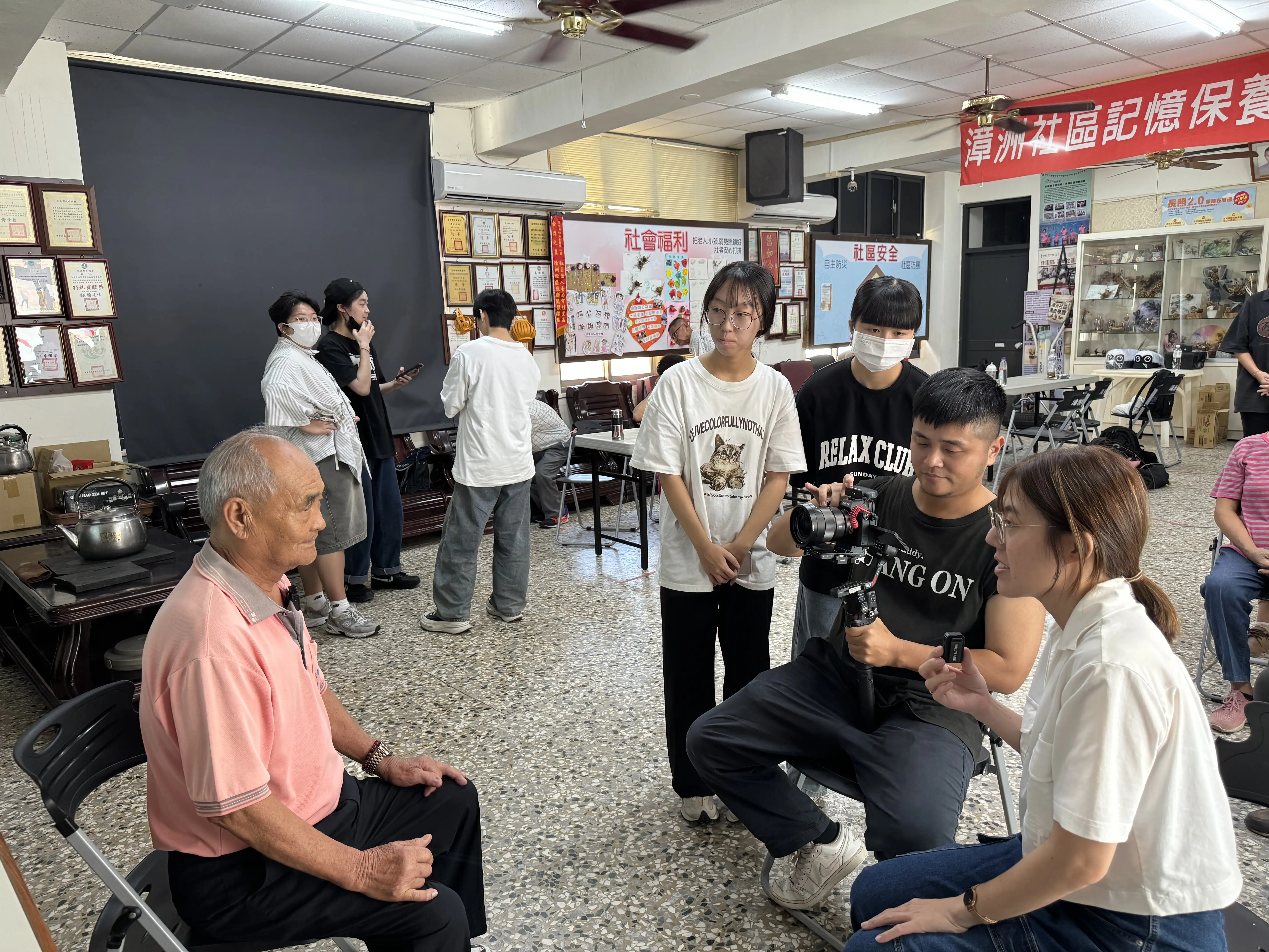崑大視訊系師生透過影像說故事的方式，記錄並推廣社區持續營造跨世代共融上的努力。(圖/崑山科技大學視訊系 提供)
