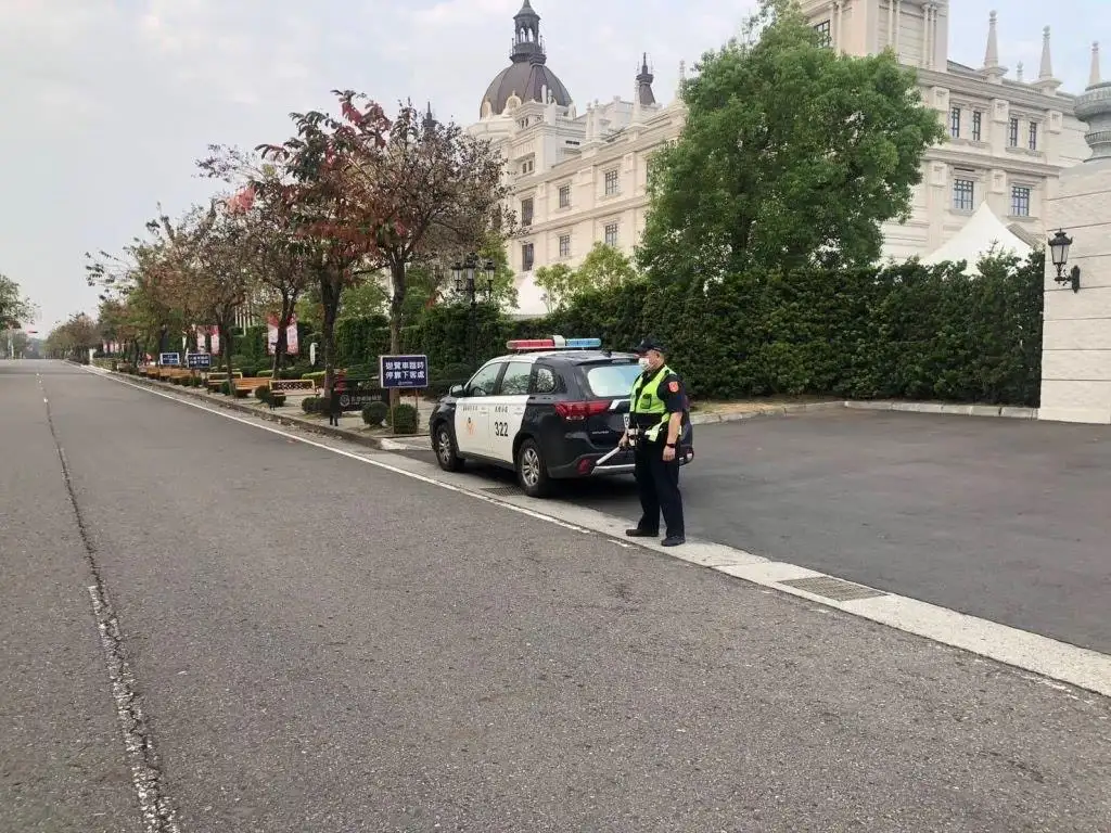 中秋連假湧車潮，民雄警分局建議避開民雄、竹崎交流道。(圖/民雄分局 提供)