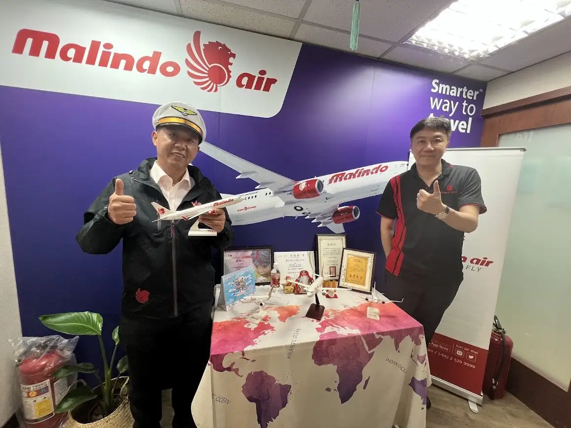 立委許智傑拜訪亞洲航空與獅子航空,爭取高雄新航線,推動地方航空發展。(許智傑提供)