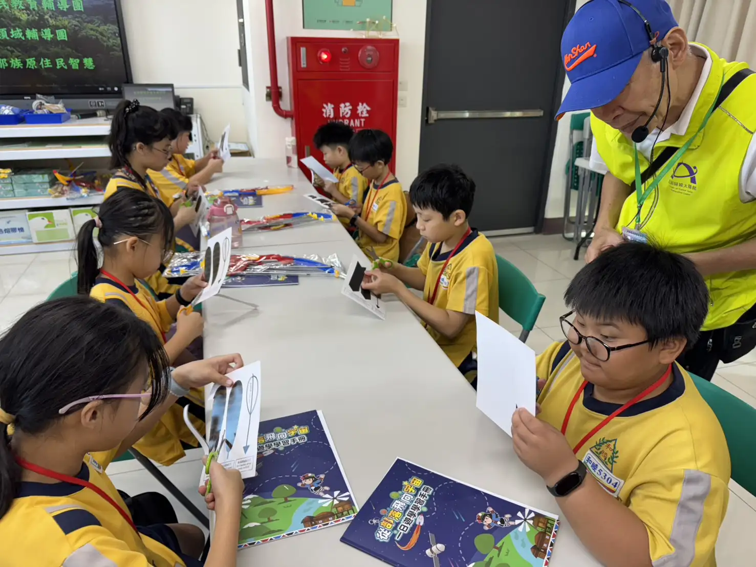 嘉義太空教育館結合原住民科學與太空學習,學生透過鳥羽箭實作與流體力學探究,體驗科學、文化與責任交織的學習力量。(圖/嘉義縣科學教育中心 提供)