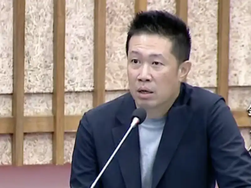 鍾易仲批高雄港旅運中心啟用兩年旅客減半　籲市府正視問題重振郵輪產業