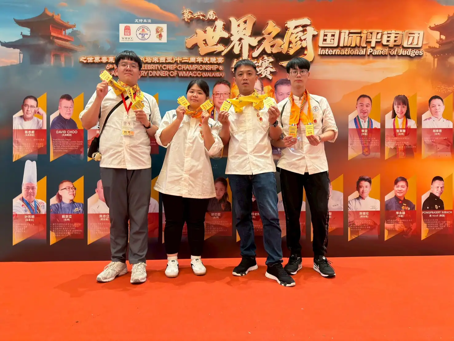 嘉藥林宇志老師帶領學生在世界名廚錦標賽滿載而歸。(圖/嘉南藥理學院  提供)