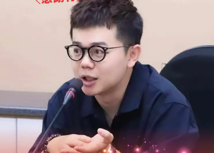 市議員張博洋批評，高雄車站東側地下機車停車場雖於11月1日啟用，但台鐵動線規劃仍有改善空間。（記者吳文生翻攝）