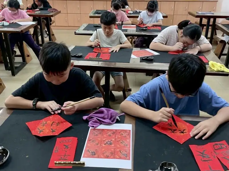 翰墨飄香迎新春　大寮學子提前創作馬年春聯